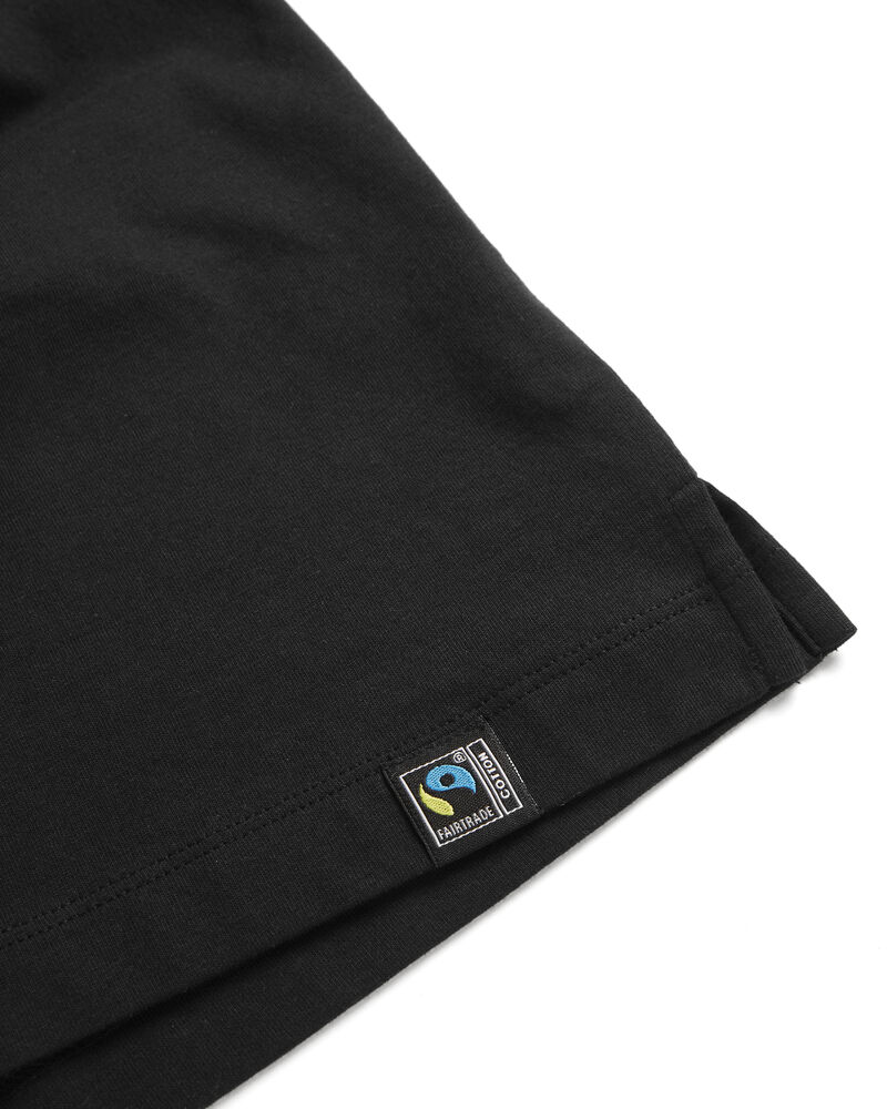 141050-990_OversizeTshirt_black_closeup