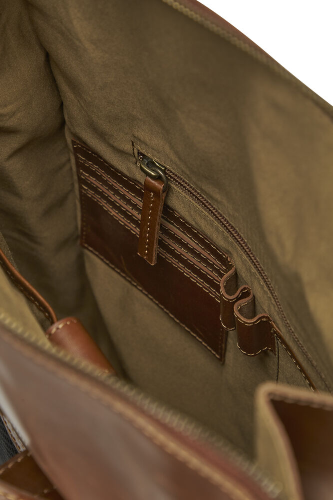 158953_LeatherLineBackpack_Cognac_Closeup5