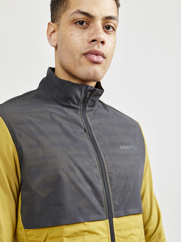 1907706-650999_Lumen-SubZ-Jacket_Closeup5