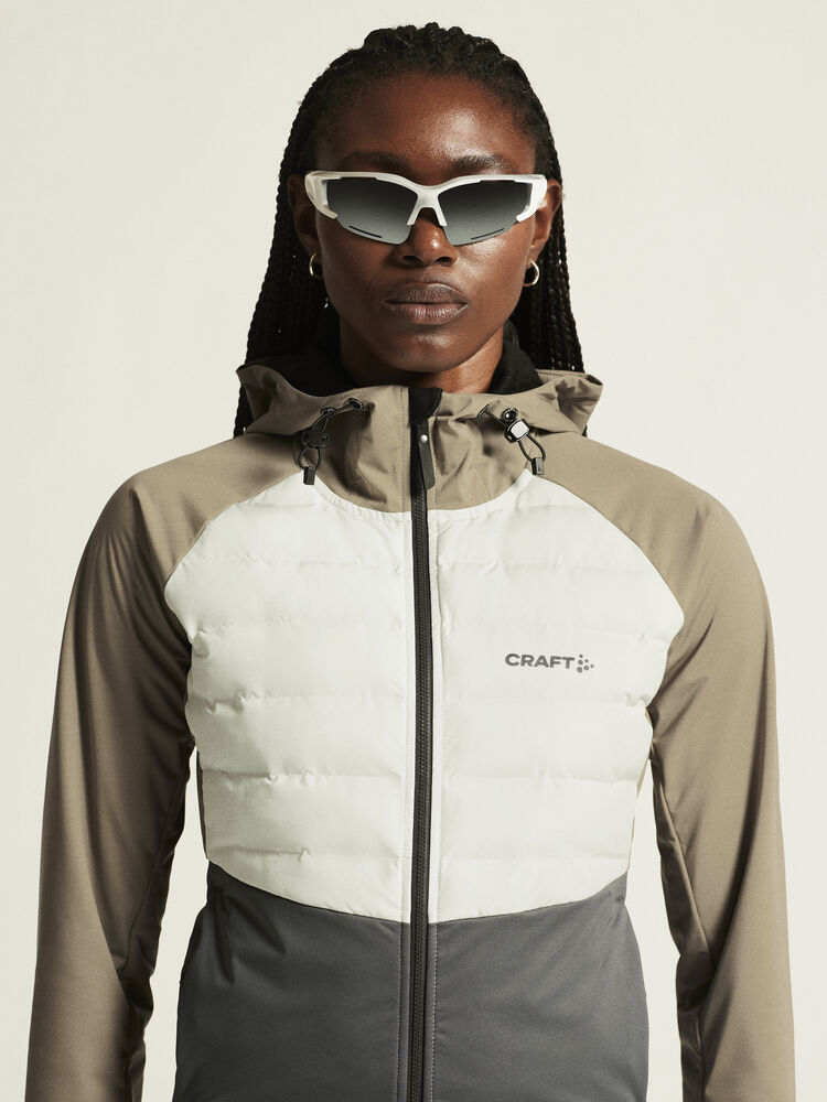 1907846-237905_ADV-Pursuit-Thermal-Jacket-W_closeup5