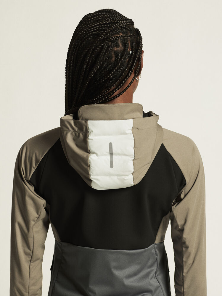 1907846-237905_ADV-Pursuit-Thermal-Jacket-W_closeup7
