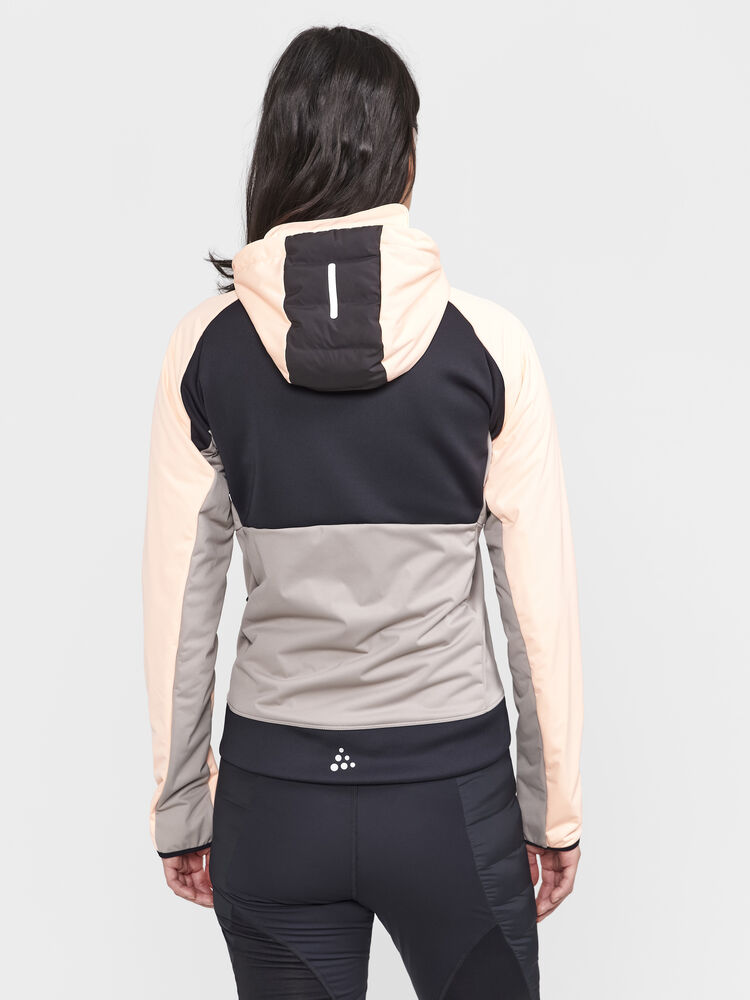 1907846-840230_ADV-Pursuit-Thermal-Jacket-W_Closeup2