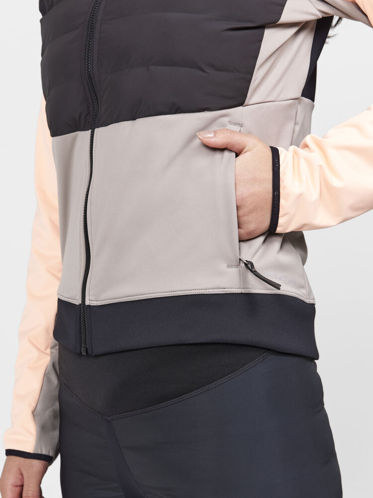1907846-840230_ADV-Pursuit-Thermal-Jacket-W_Closeup3