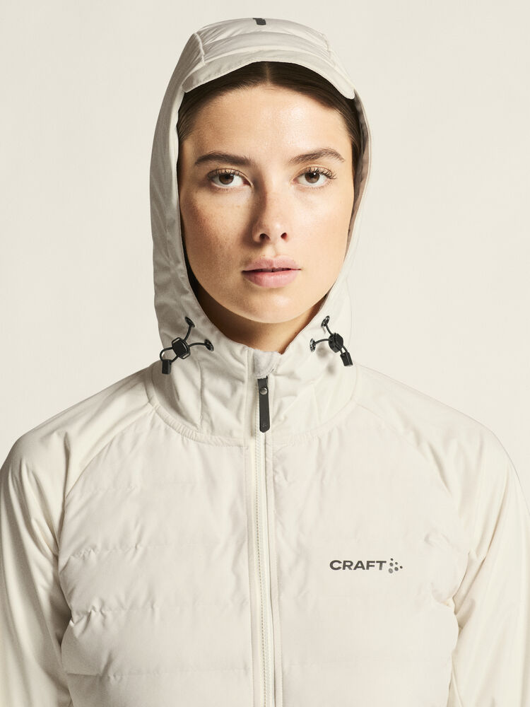 1907846-905000_ADV-Pursuit-Thermal-Jacket-W_closeup7