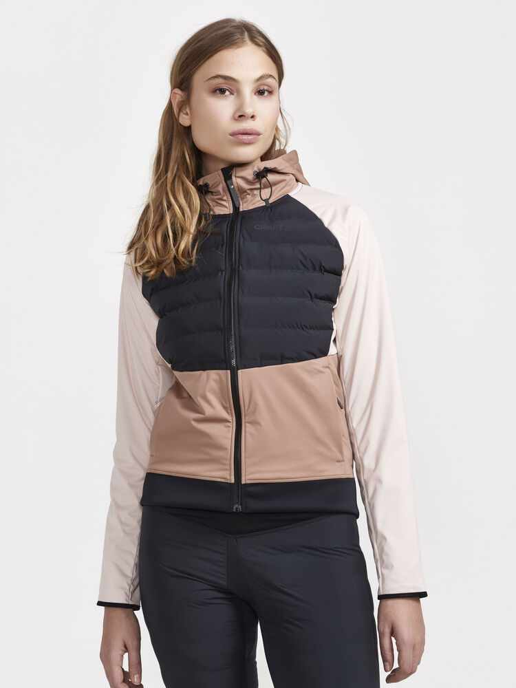 1907846-999224_ADV-Pursuit-Thermal-Jacket-W_Closeup1
