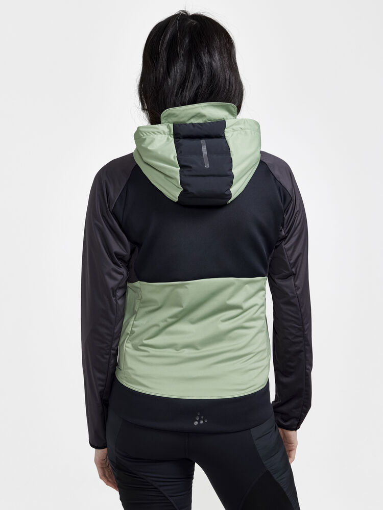 1907846-999622_ADV-Pursuit-Thermal-Jacket-W_Closeup2