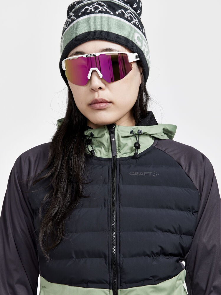 1907846-999622_ADV-Pursuit-Thermal-Jacket-W_Closeup3