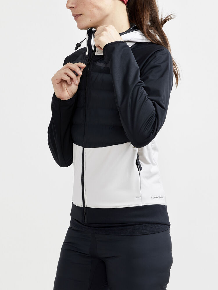 1907846-999914_Pursuit-Thermal-Jacket-W_Closeup1