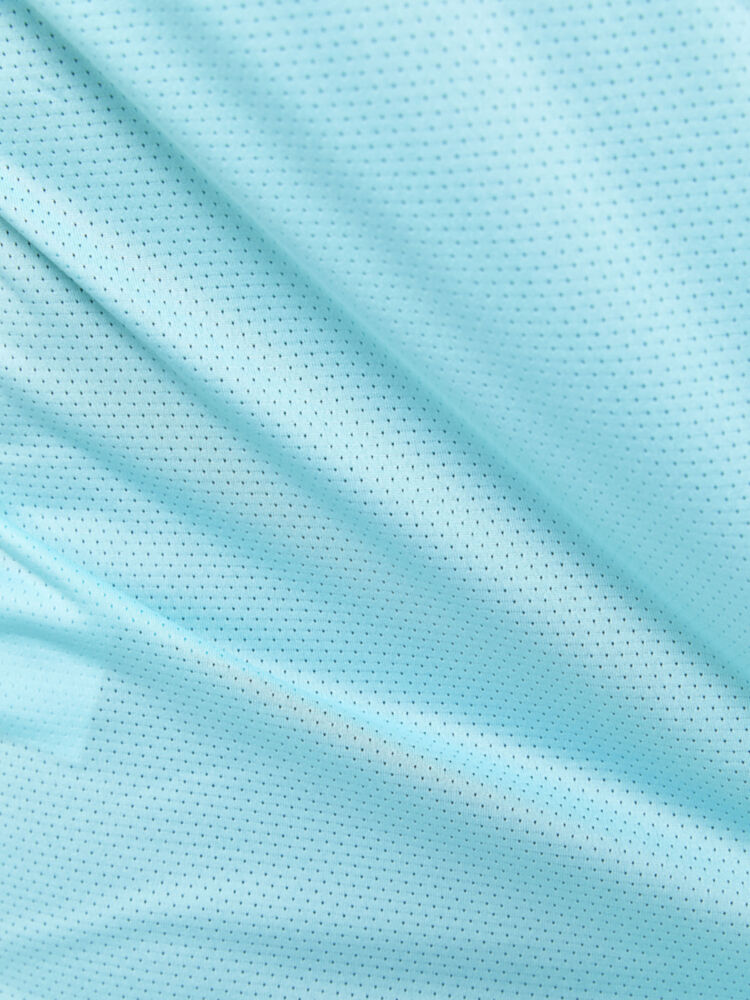 1908745-304000_Core-Essence-SS-Mesh-Tee_Closeup3