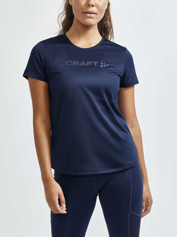 1908745-396000_Core-Essence-SS-Mesh-Tee_Closeup1