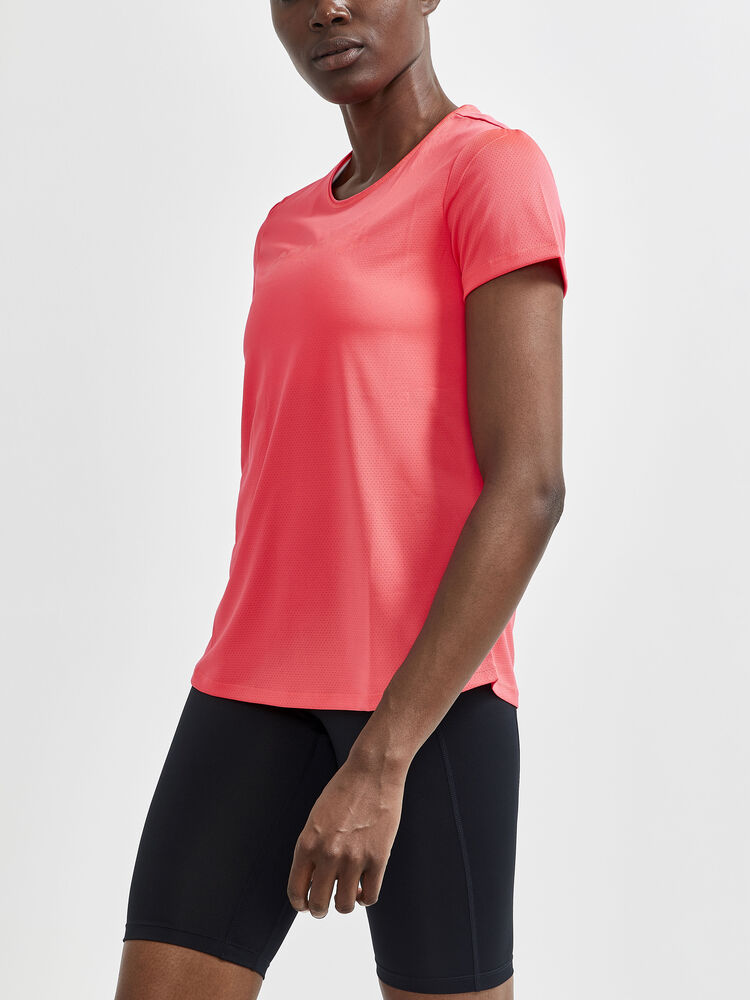 1908745-410000_Core-Essence-SS-Mesh-Tee_Closeup1