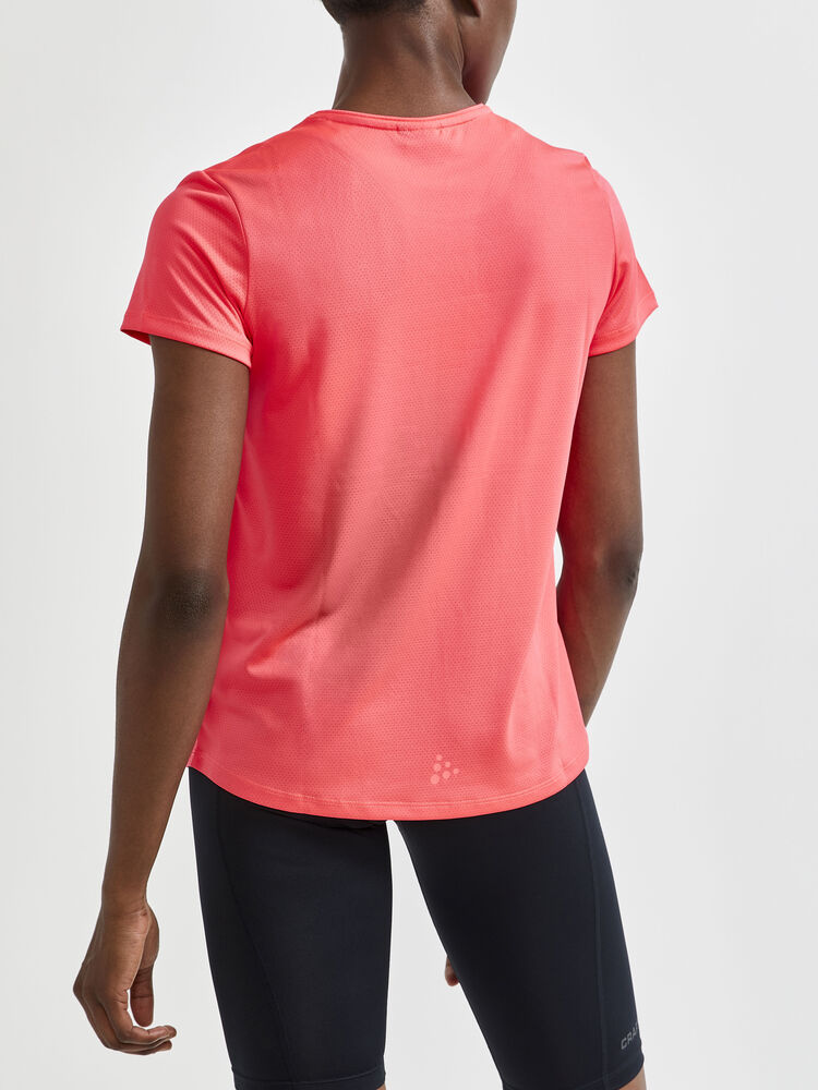 1908745-410000_Core-Essence-SS-Mesh-Tee_Closeup2
