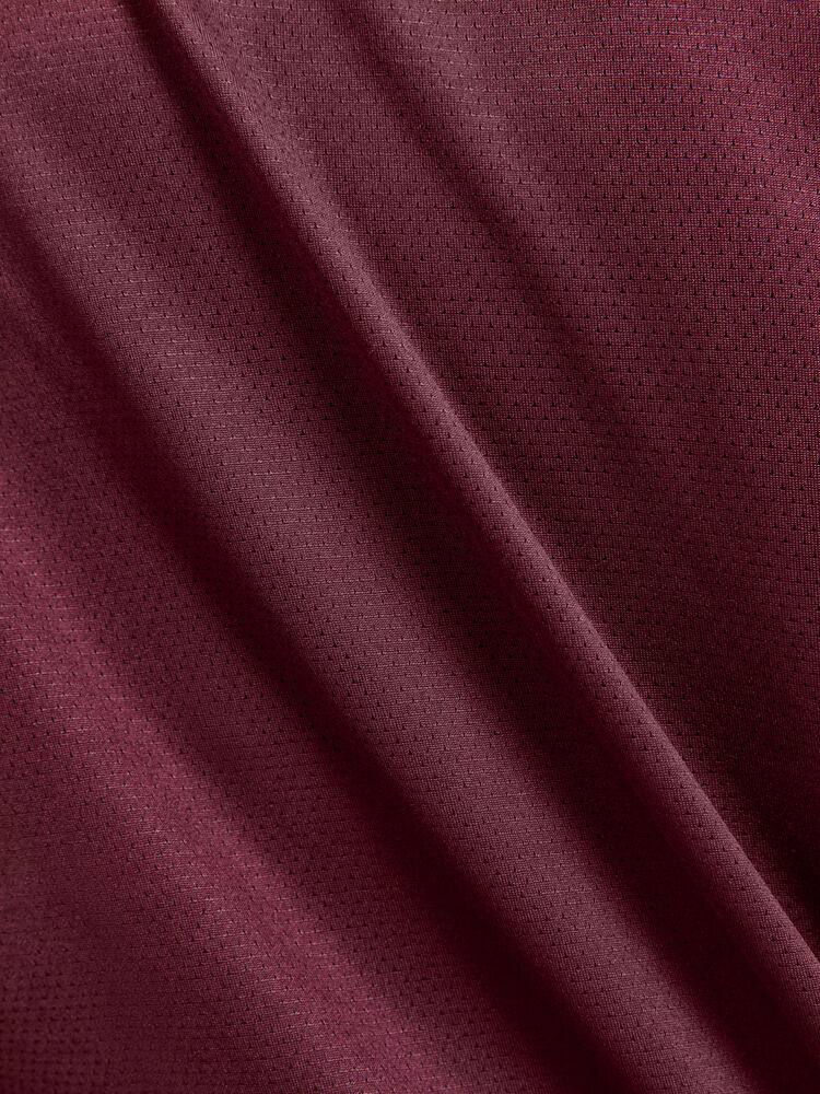 1908745-497000_Core-Essence-SS-Mesh-Tee_Closeup3