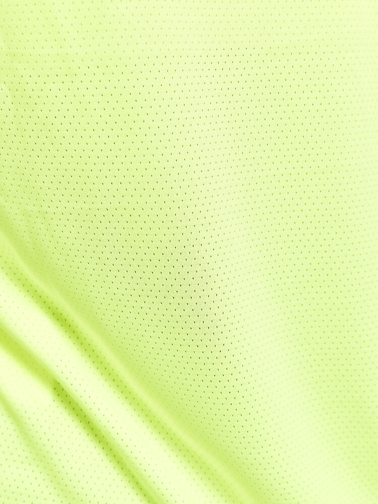 1908745-851000_Core-Essence-SS-Mesh-Tee_Closeup4