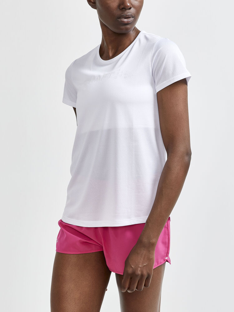 1908745-900000_Core-Essence-SS-Mesh-Tee_Closeup1