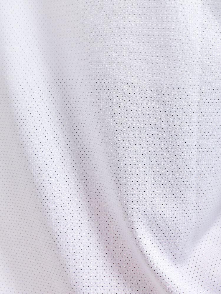 1908745-900000_Core-Essence-SS-Mesh-Tee_Closeup3