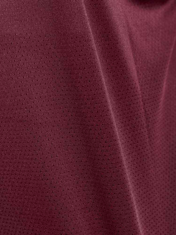 1908747-497000_Core-Essence-Mesh-Singlet_Closeup4