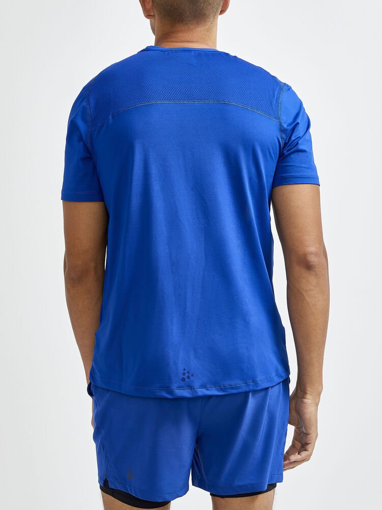 1908753-360000_ADV-Essence-SS-Tee_Closeup2