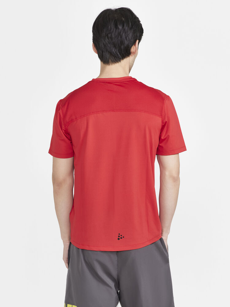 1908753-453000_ADV-Essence-SS-Tee-M_Closeup2