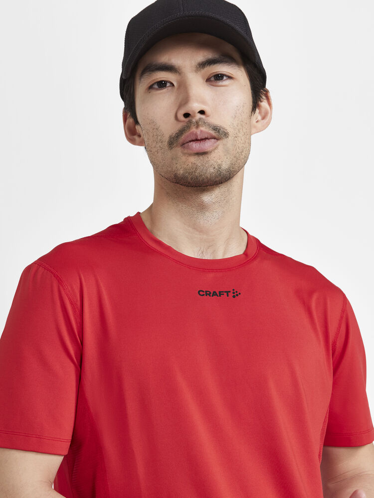 1908753-453000_ADV-Essence-SS-Tee-M_Closeup3
