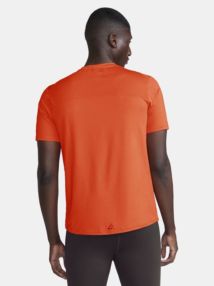 1908753-521000_ADV-Essence-SS-Tee-M_Closeup2