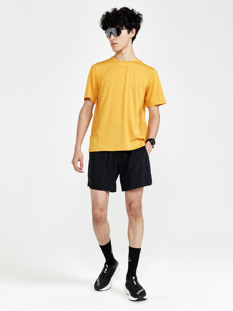 1908753-543000_ADV-Essence-SS-Tee-M_Closeup6