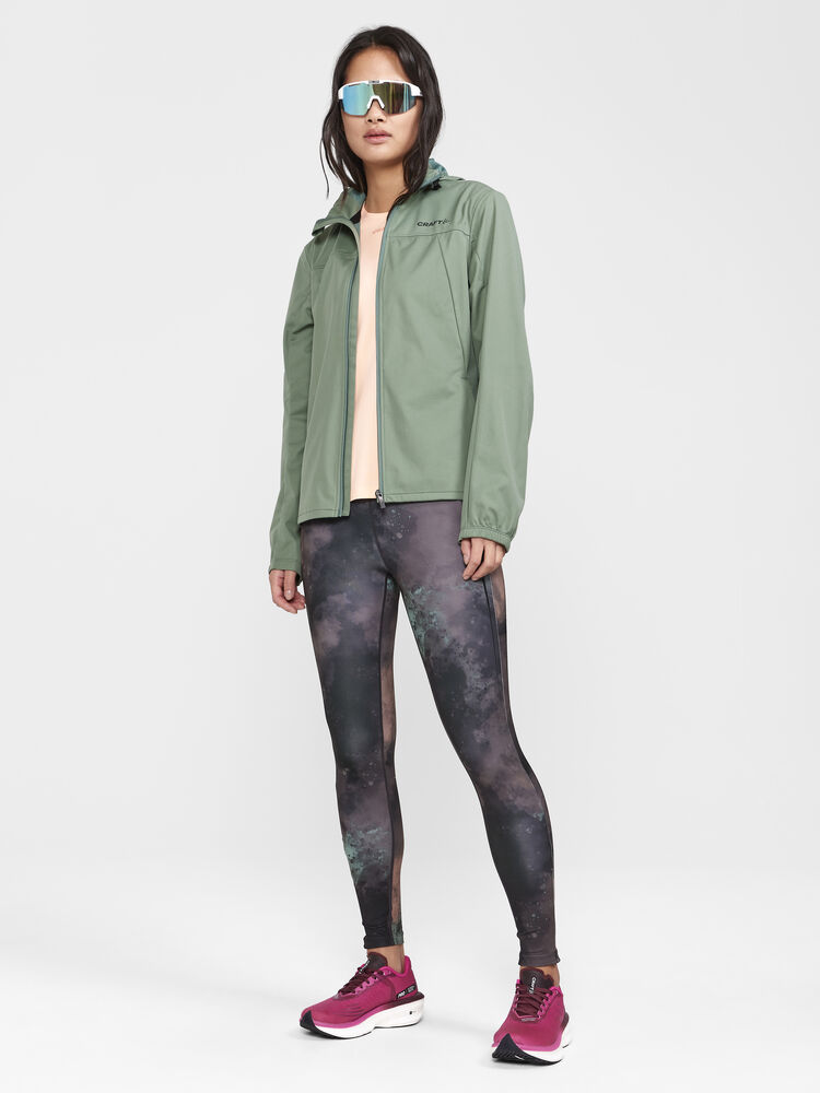 1908769-840000_ADV-Essence-LS-Tee-W_Closeup4