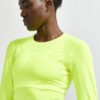 1908769-851000_ADV-Essence-LS-Tee_Closeup3