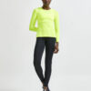 1908769-851000_ADV-Essence-LS-Tee_Closeup5