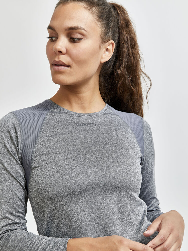 1908769-975000_ADV-Essence-LS-Tee_Closeup3