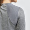 1908769-975000_ADV-Essence-LS-Tee_Closeup4