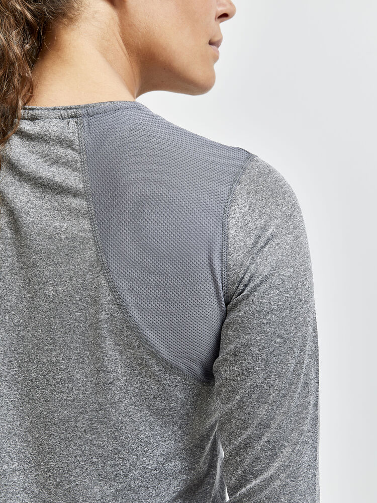 1908769-975000_ADV-Essence-LS-Tee_Closeup4