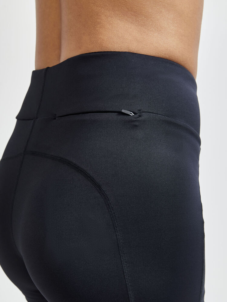 1908779-999000_ADV-Essence-Hot-Pants_Closeup4