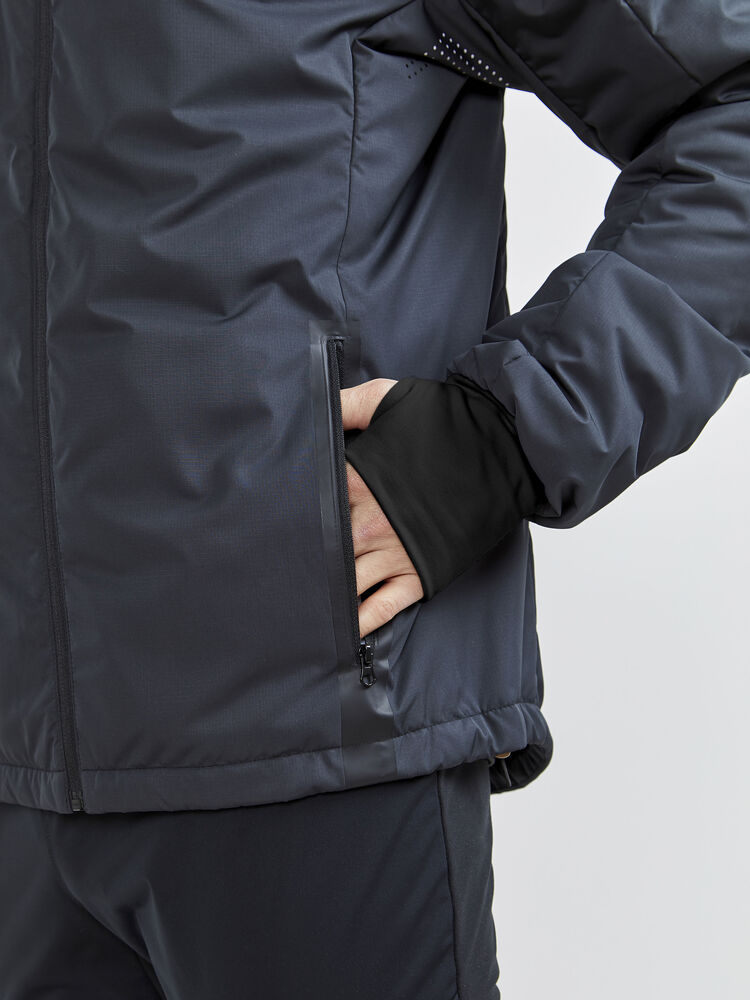 1909491-999914_ADV-Sport-Tech-Jacket-2.0_Closeup4