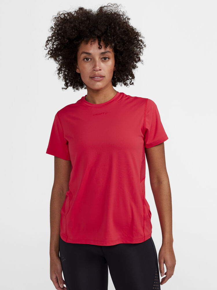 1909984-419000_ADV-Essence-SS-Tee-W_Closeup1