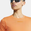 1909984-533000_ADV-Essence-SS-Tee-W_closeup3