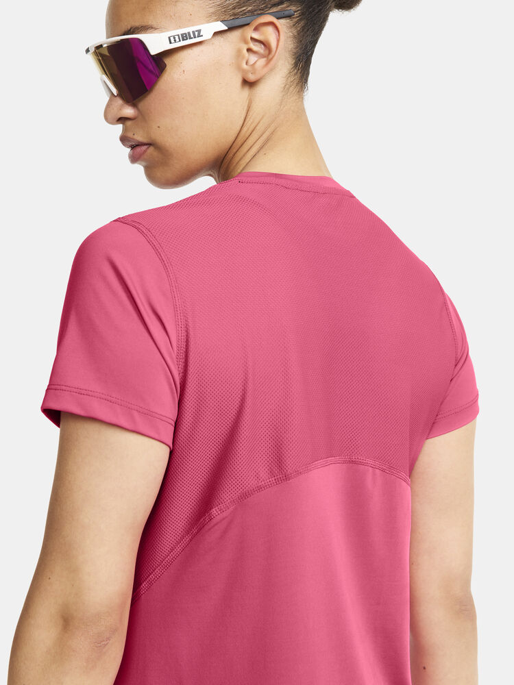 1909984-745000_ADV-Essence-SS-Tee-W_closeup5