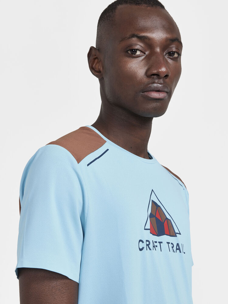 1910415-358686_PRO-Hypervent-SS-Tee-M_Closeup3