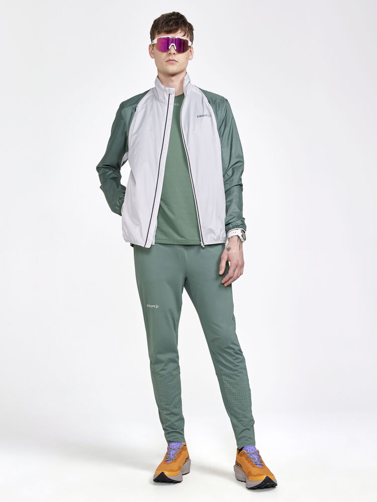 1910415-687932_PRO-Hypervent-SS-Tee-M_Closeup4