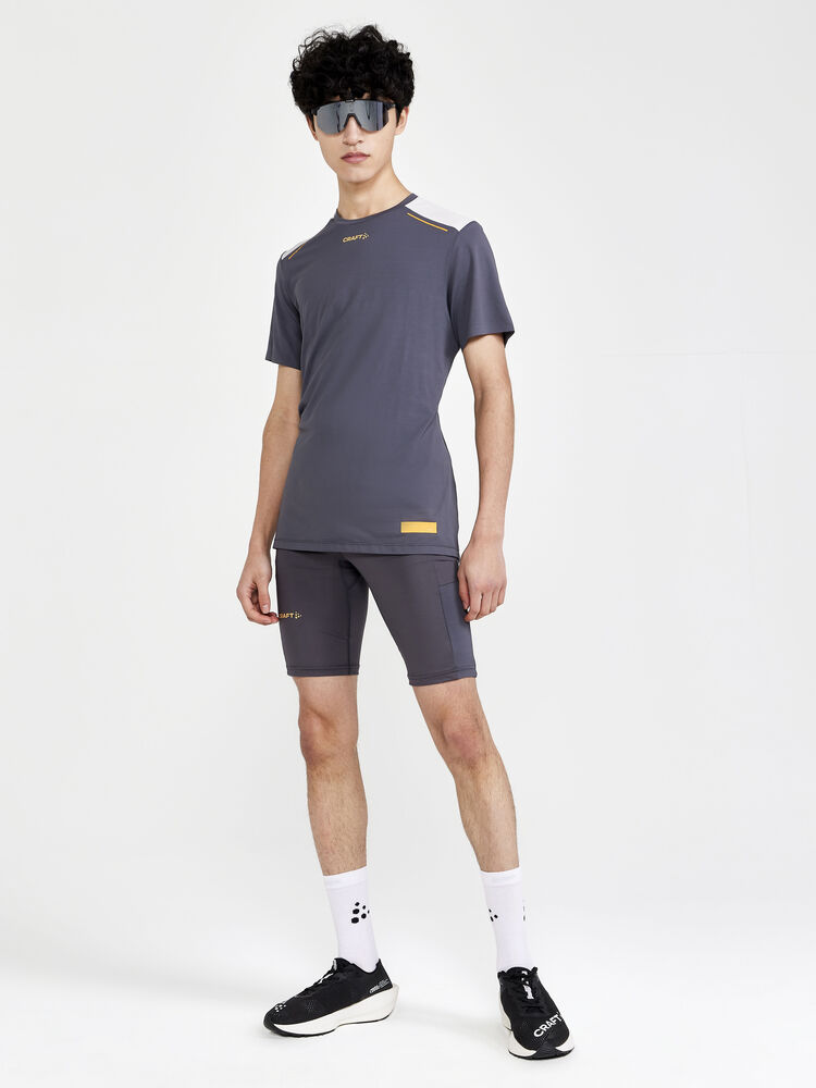 1910415-985914_PRO-Hypervent-SS-Tee-M_Closeup5