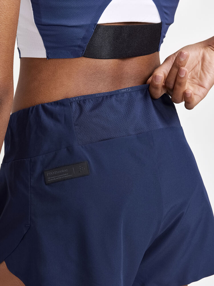 1910430-396000_PRO-Hypervent-Split-Shorts-W_Closeup4