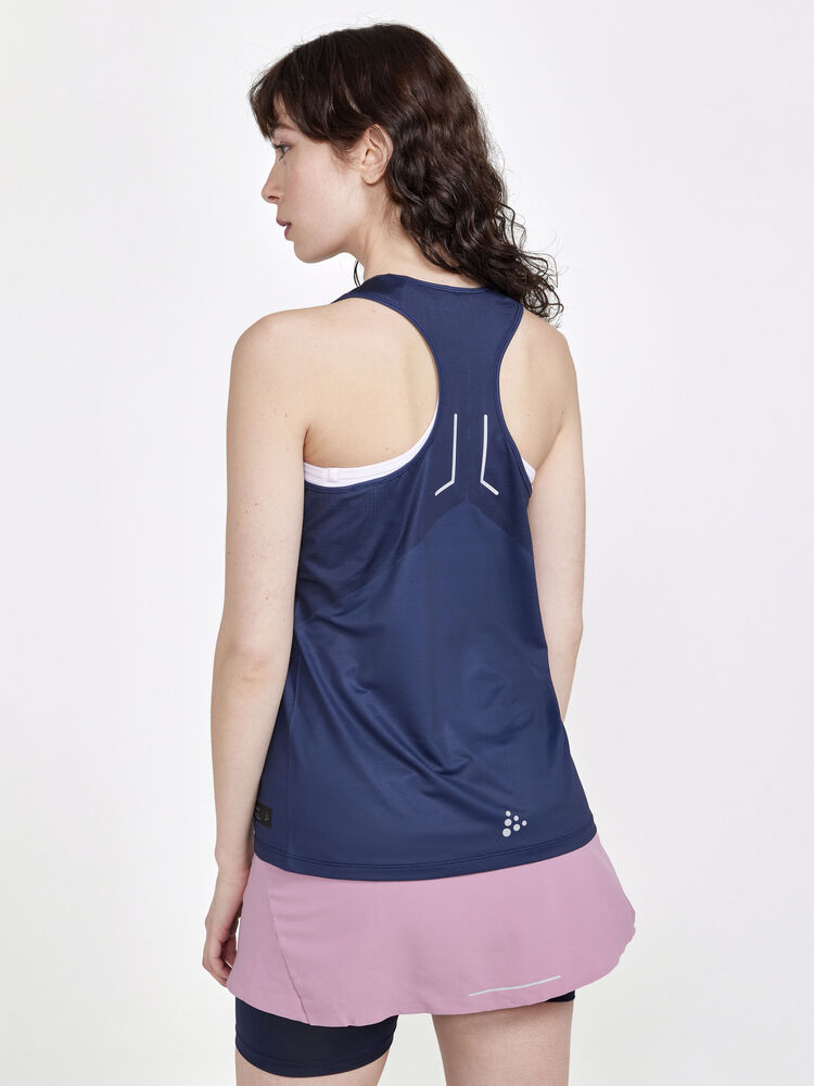 1910435-396007_PRO-Hypervent-Singlet-W_Closeup2