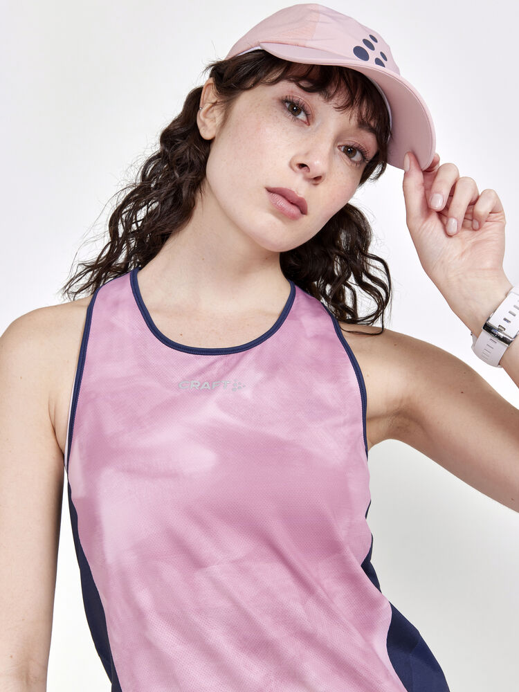 1910435-396007_PRO-Hypervent-Singlet-W_Closeup3