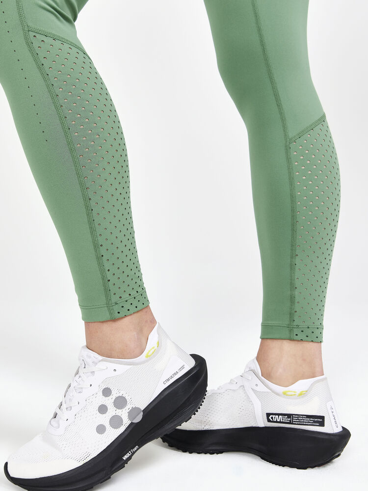 1910507-812000_ADV-Charge-Perforated-Tights-W_Closeup5