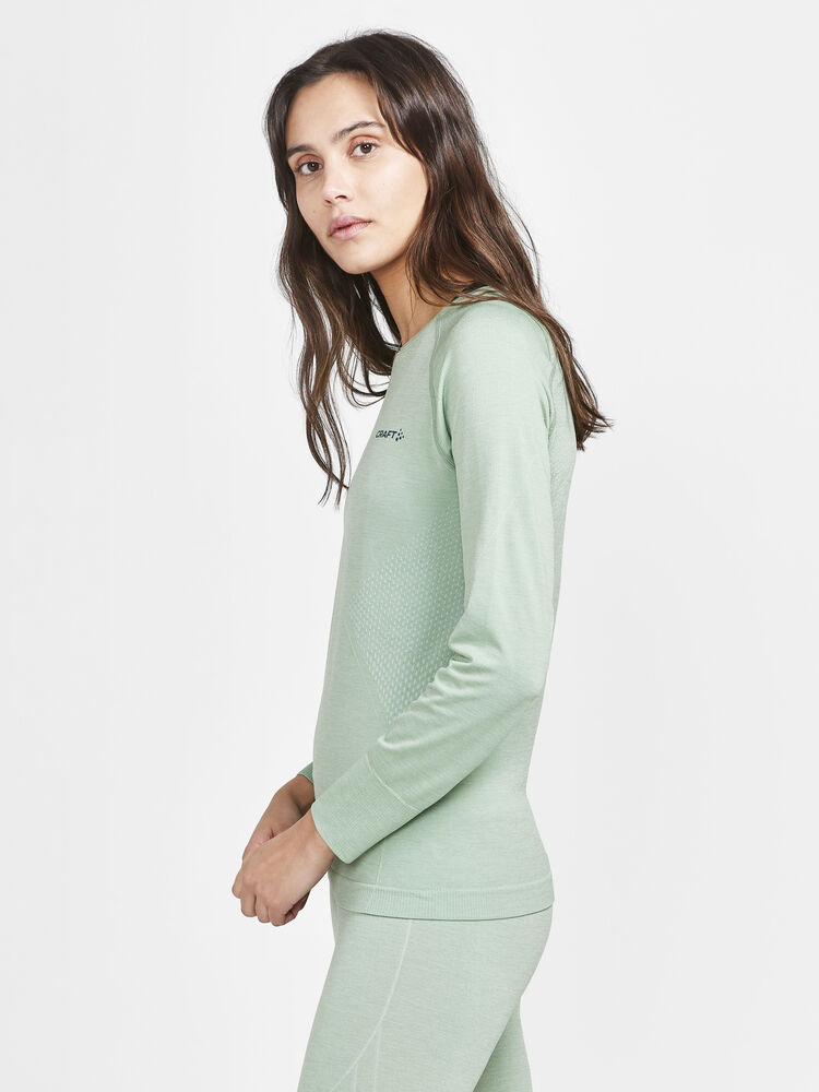 1911168-622000_CORE-Dry-Active-Comfort-LS-W_Closeup1