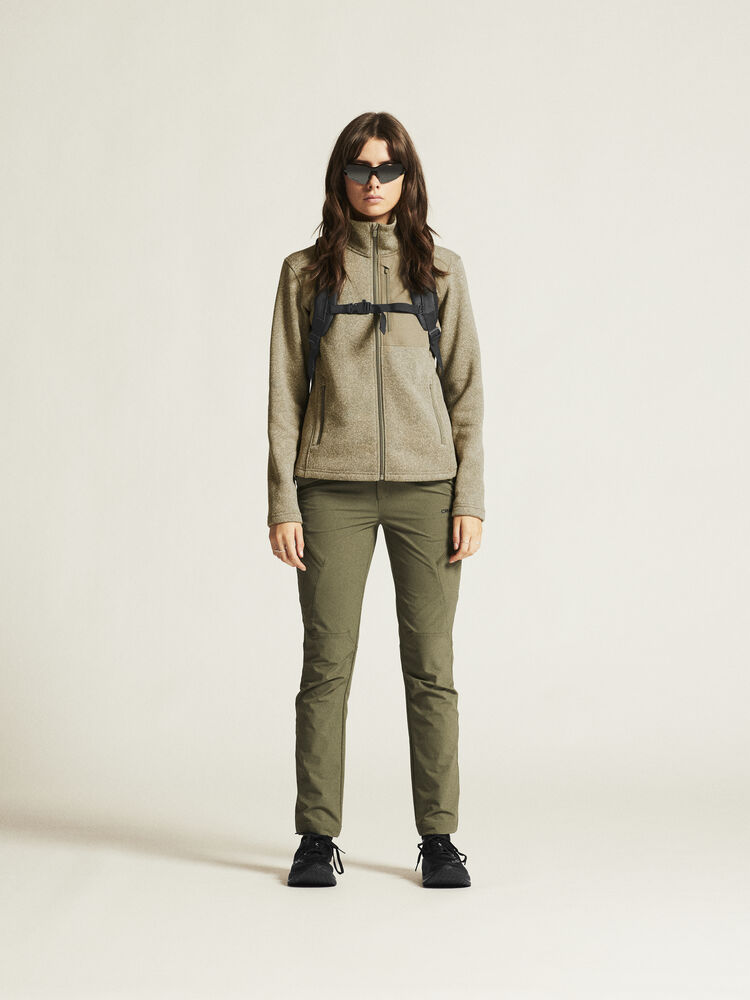 1912219-237200_ADV-Explore-Heavy-Fleece-Jacket-W_closeup1