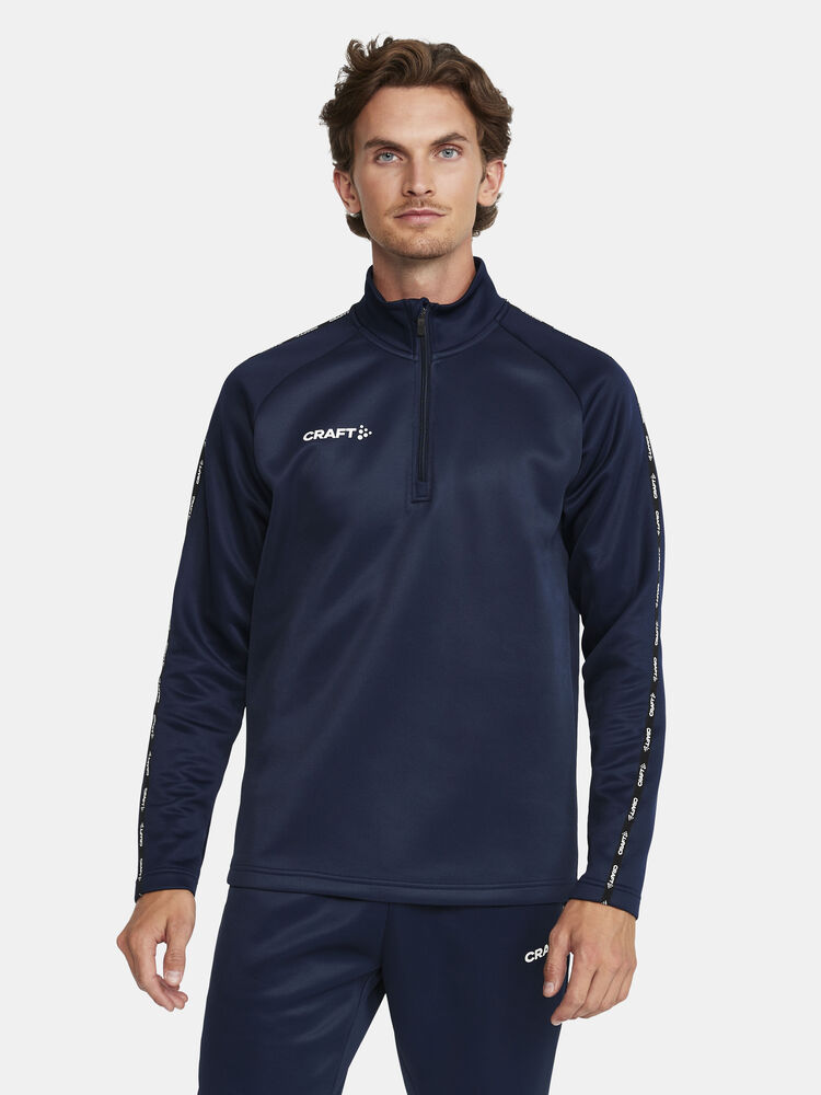 1912731-390000_Squad-2.0-Half-Zip-M_Closeup1