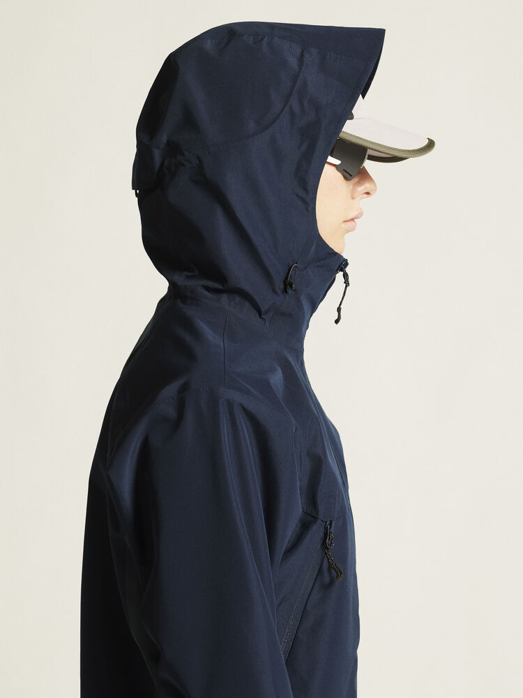 1913807-396000_Adv-Explore-Shell-Jacket-W_closeup9