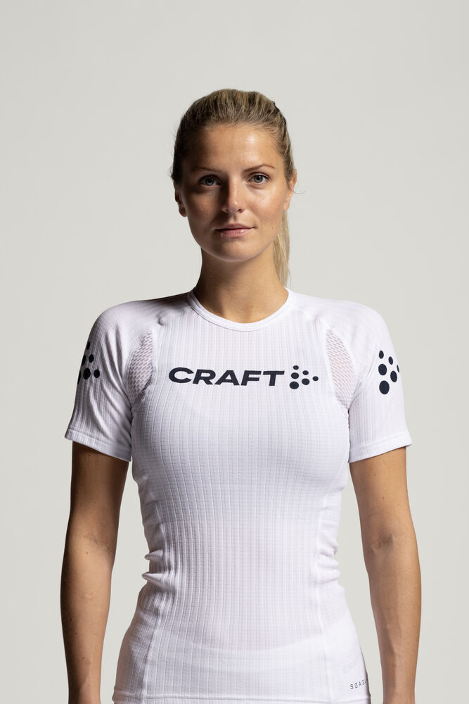 1914382-900000_NOR-Active-Extreme-X-RN-SS-Tee-W_Closeup3