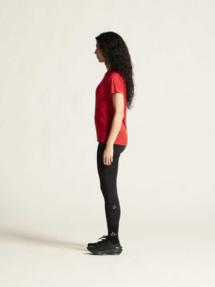 1914656-430000_Rush-2-SS-Tee-W_closeup3